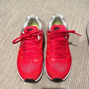 Nike Pegasus zoom shoe 61/2 kids size